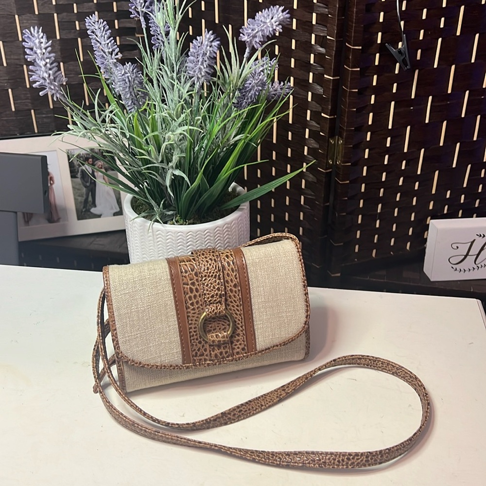 Coldwater Creek Purse Wallet Cross Body Bag Card Organizer Tan Brown - Picture 2 of 12